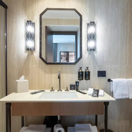 Circle6 Hotel 4*
