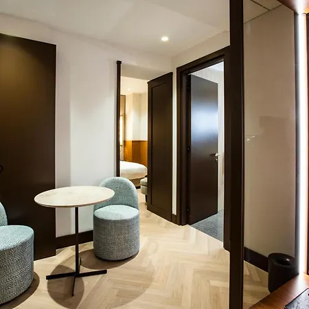 Hotel Circle6