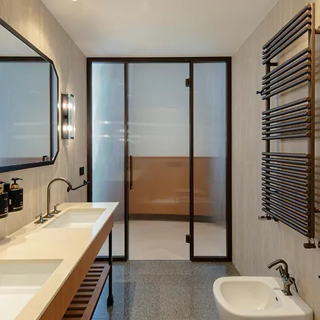 Hotel Circle6 4*