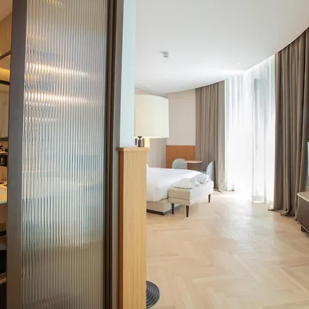 Circle6 Hotel