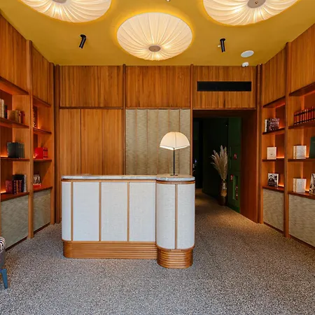 Hotel Circle6