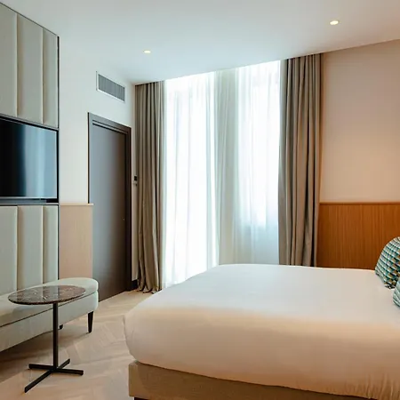 Hotel Circle6